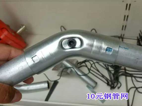 新型热镀锌弯连管图片