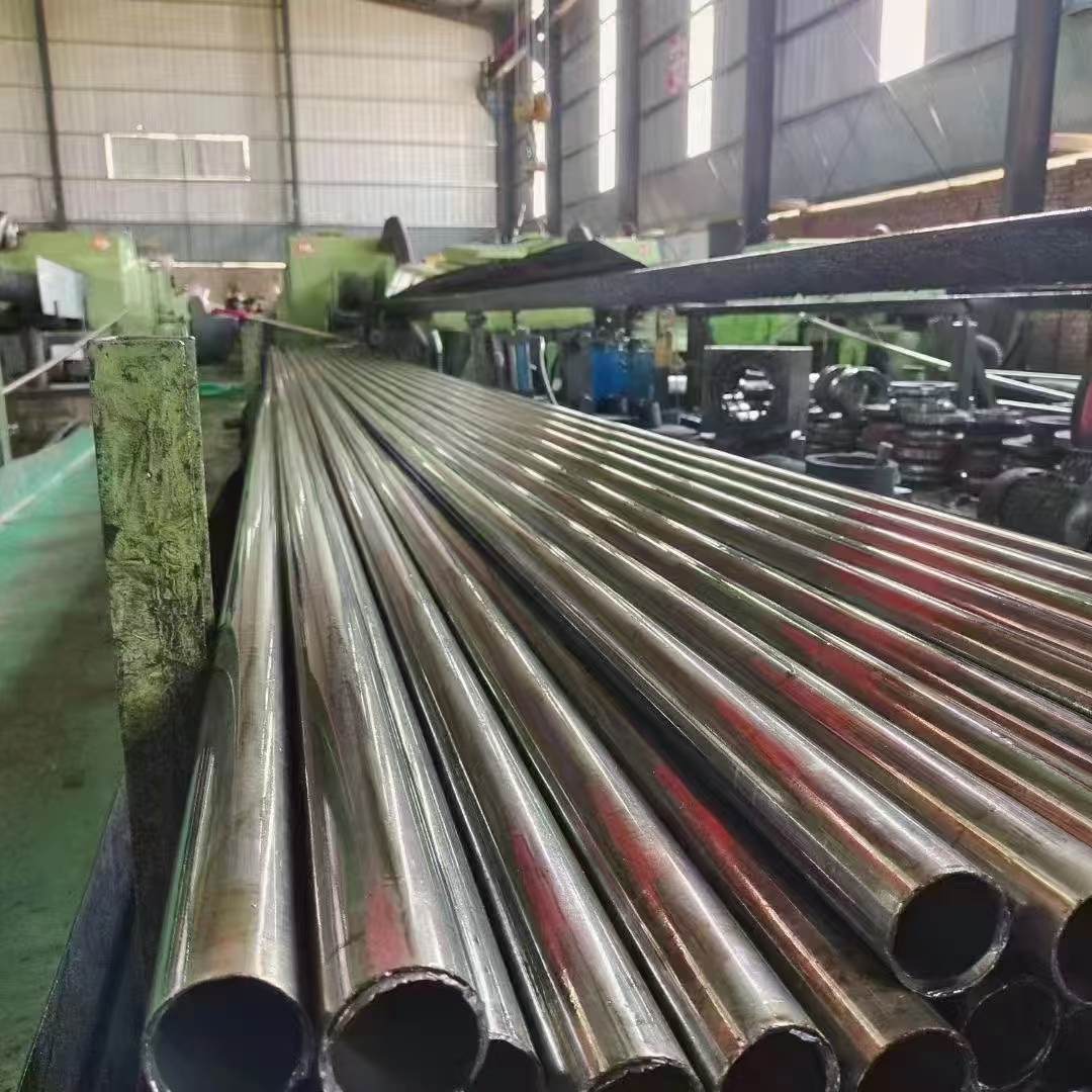精密wm完美体育无缝钢管零售加工车间