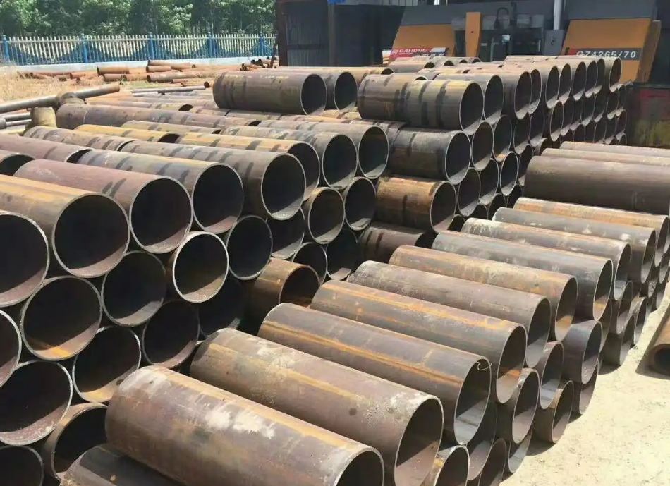 大口径wm完美体育无缝钢管切割装车